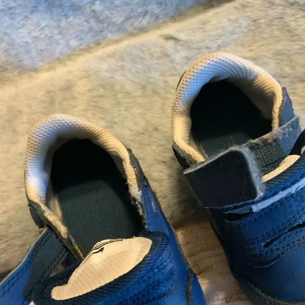 Nike Kids MD Valiant Navy Sneakers Size 6C